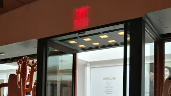 Señal de salida de emergencia para centros comerciales