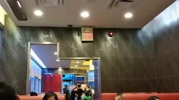 Iluminación y señalización de emergencia para restaurantes