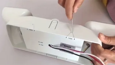 Instalación de luz de emergencia LED de doble cabezal, JLEU3